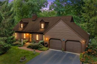 9 Checkerberry Lane, Bedford, NH 03110