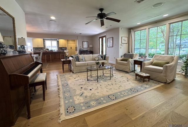 735 Dubois Dr, Baton Rouge, LA 70808