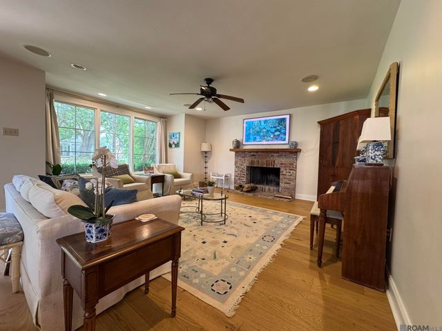735 Dubois Dr, Baton Rouge, LA 70808
