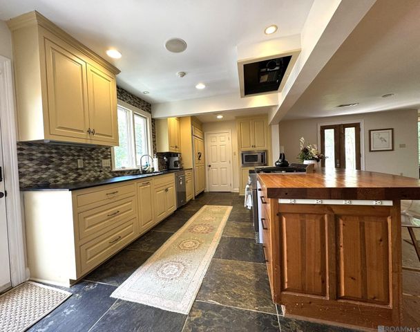735 Dubois Dr, Baton Rouge, LA 70808