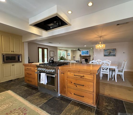 735 Dubois Dr, Baton Rouge, LA 70808