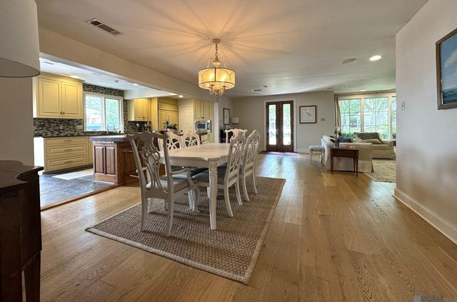 735 Dubois Dr, Baton Rouge, LA 70808