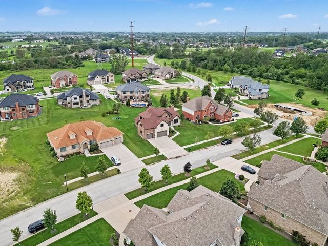 22620 Hunters Trail, Frankfort, IL 60423