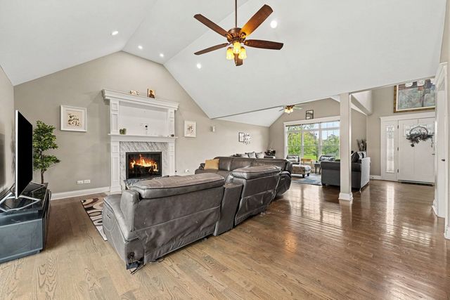 22620 Hunters Trail, Frankfort, IL 60423