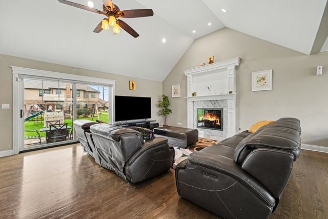 22620 Hunters Trail, Frankfort, IL 60423