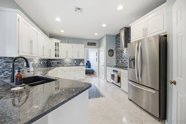 9943 E 124th Street S, Bixby, OK 74008