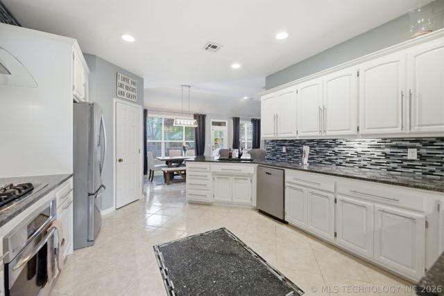 9943 E 124th Street S, Bixby, OK 74008