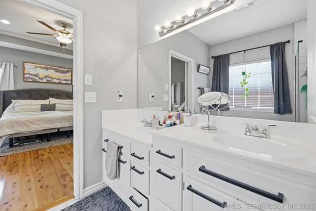 9943 E 124th Street S, Bixby, OK 74008