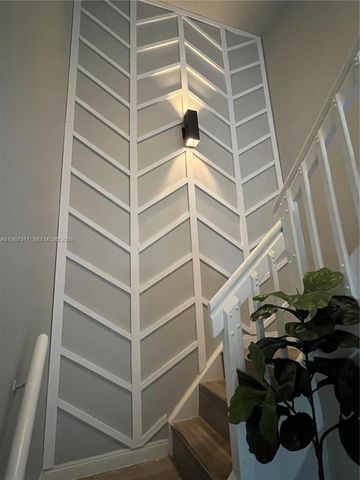 5150 Lake Loop Rd, Cooper City, FL 33330