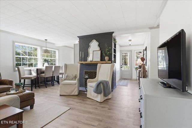 109 Utah Ave, Oak Ridge, TN 37830