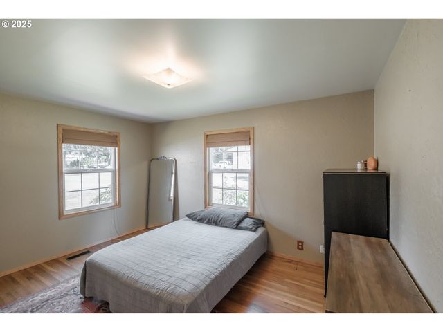 1308 42ND Ave, Sweet Home, OR 97386