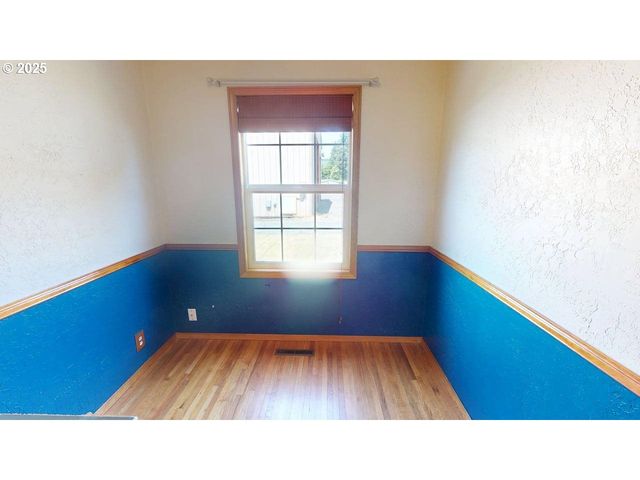 1308 42ND Ave, Sweet Home, OR 97386