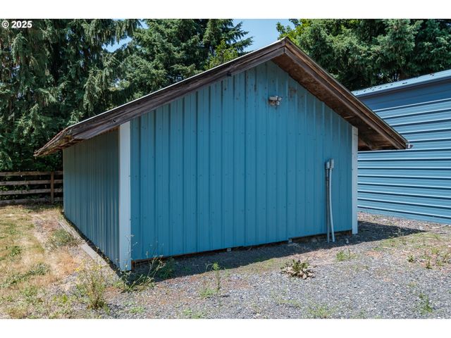 1308 42ND Ave, Sweet Home, OR 97386