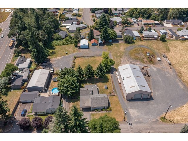 1308 42ND Ave, Sweet Home, OR 97386