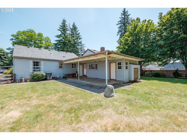 1308 42ND Ave, Sweet Home, OR 97386