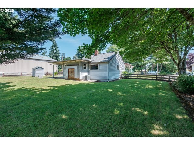 1308 42ND Ave, Sweet Home, OR 97386
