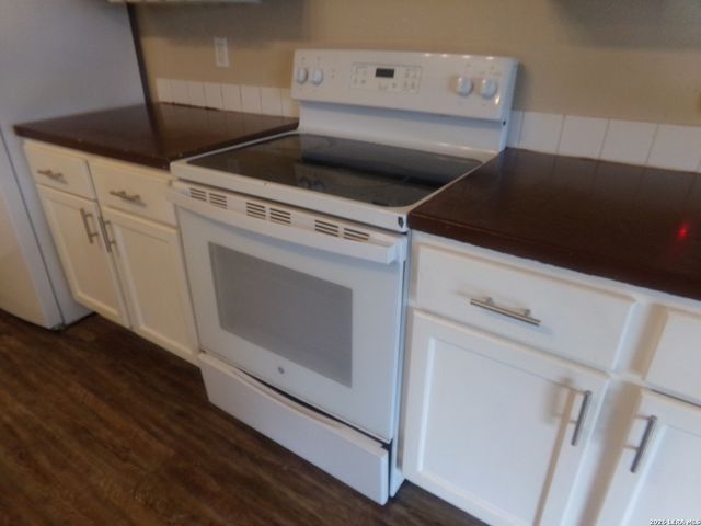 8678 RIDGE MILE DR, San Antonio, TX 78239