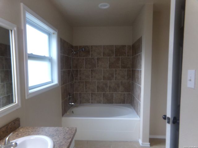 8678 RIDGE MILE DR, San Antonio, TX 78239