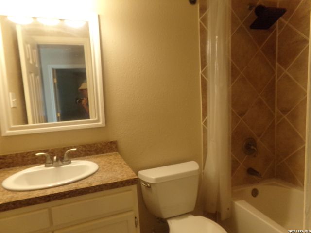 8678 RIDGE MILE DR, San Antonio, TX 78239