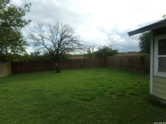 8678 RIDGE MILE DR, San Antonio, TX 78239