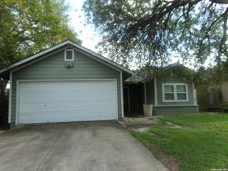 8678 RIDGE MILE DR, San Antonio, TX 78239