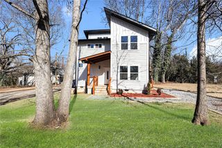 5 McGee Street, Belton, SC 29627