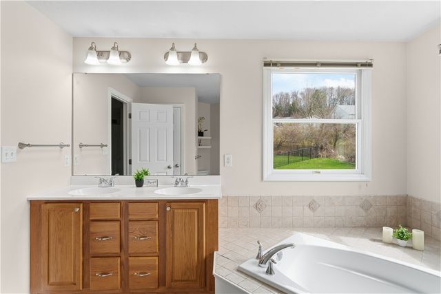 237 Morning Grove Lane, Adams Twp, PA 16059