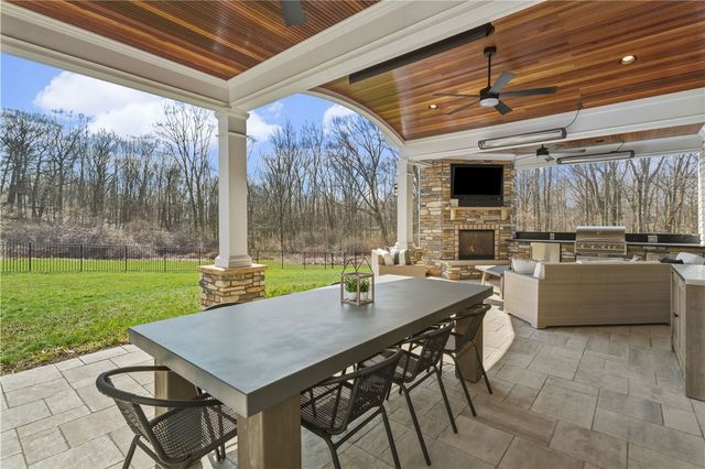 237 Morning Grove Lane, Adams Twp, PA 16059