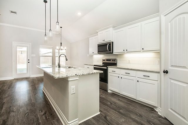 806 Ransom Way, Greenville, TX 75402