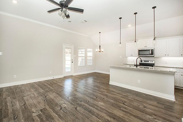 806 Ransom Way, Greenville, TX 75402