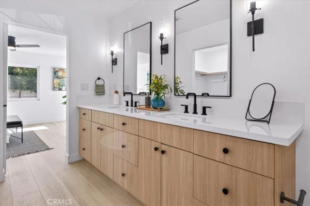 3861 S Norton Avenue, Los Angeles, CA 90008
