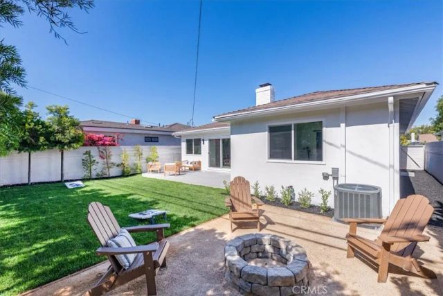 3861 S Norton Avenue, Los Angeles, CA 90008