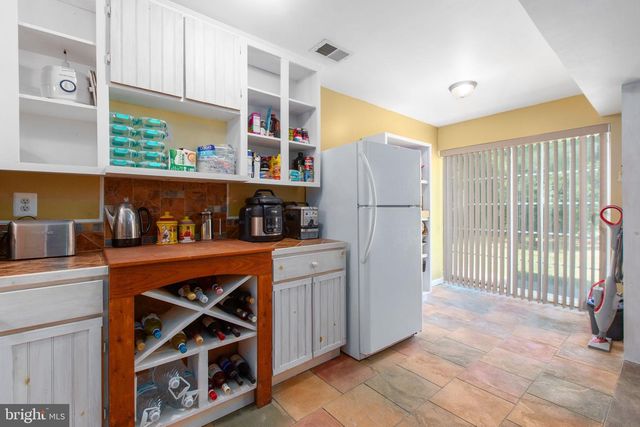 9206 SANDY BEACH LN, King George, VA 22485