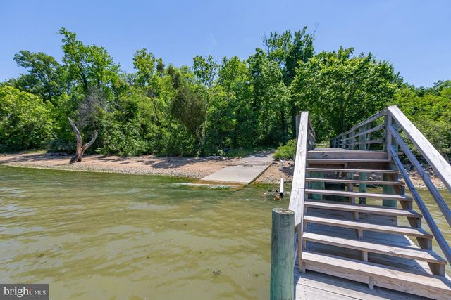 9206 SANDY BEACH LN, King George, VA 22485