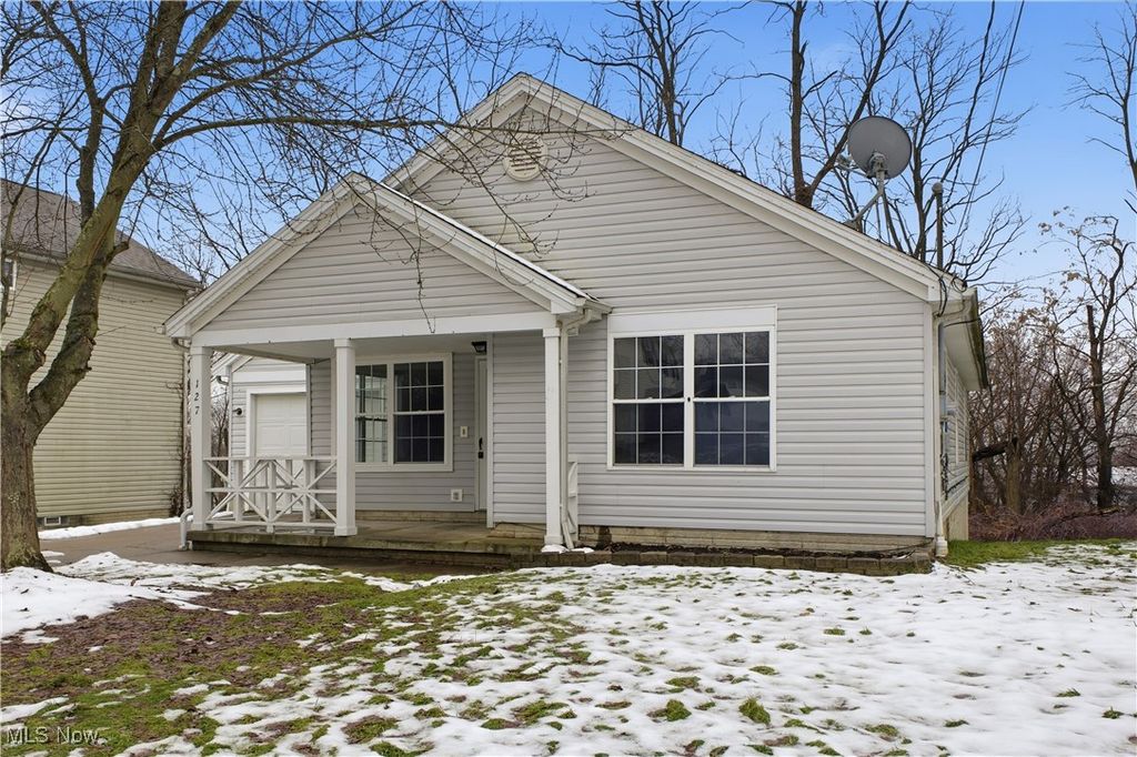 127 Blackburn Street, Campbell, OH 44405