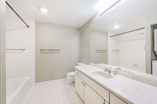 5001 Woodway Drive 706, Houston, TX 77056