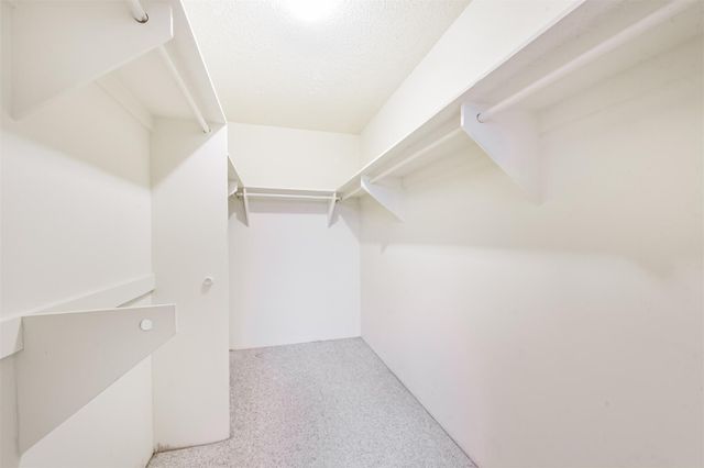 5001 Woodway Drive 706, Houston, TX 77056