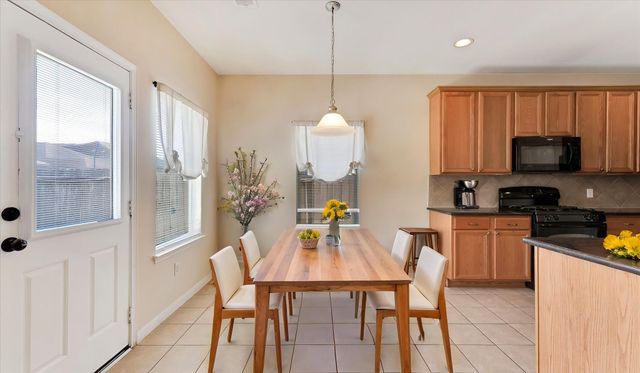 8614 W Highlands Crossing, Highlands, TX 77562