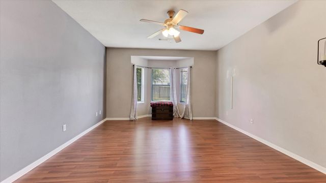 8614 W Highlands Crossing, Highlands, TX 77562