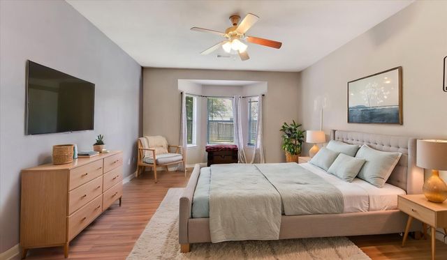 8614 W Highlands Crossing, Highlands, TX 77562