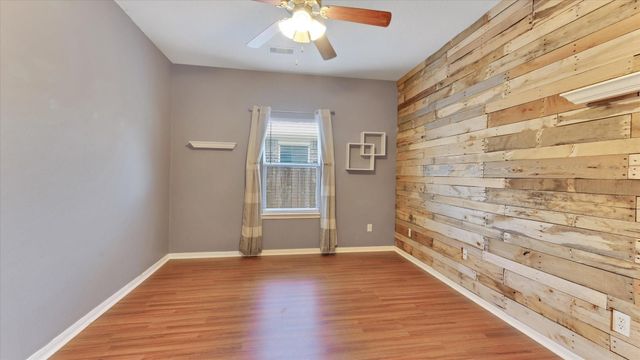 8614 W Highlands Crossing, Highlands, TX 77562