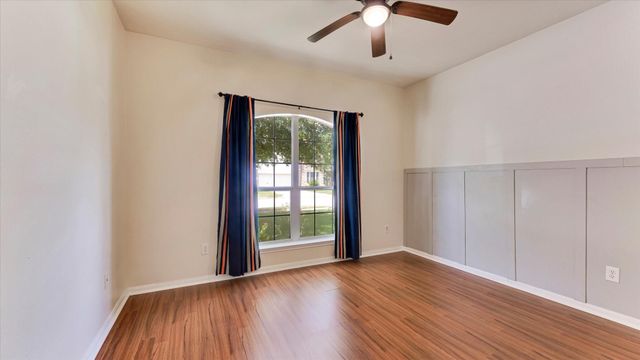 8614 W Highlands Crossing, Highlands, TX 77562