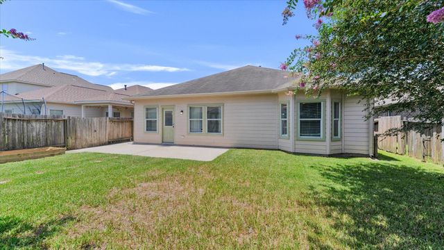 8614 W Highlands Crossing, Highlands, TX 77562