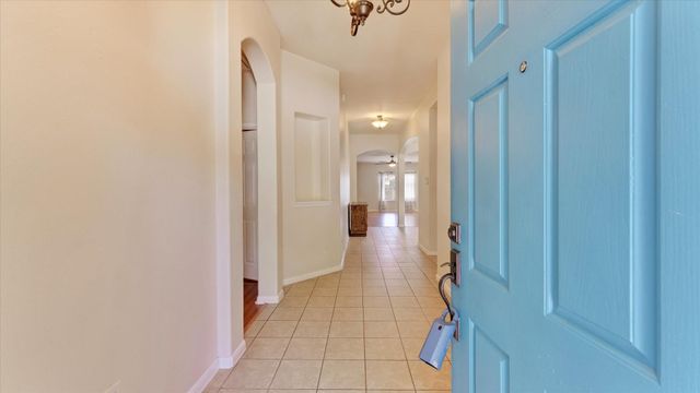 8614 W Highlands Crossing, Highlands, TX 77562
