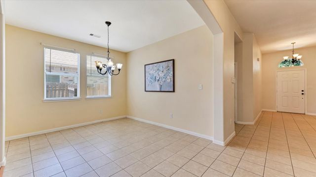 8614 W Highlands Crossing, Highlands, TX 77562