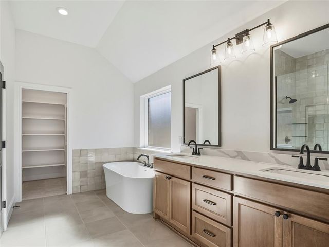16205 Dakota Drive, Oklahoma City, OK 73170