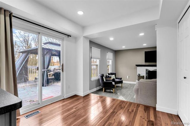 648 Lansdowne Drive, Westland, MI 48185