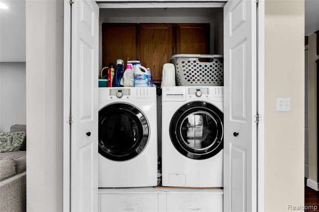 648 Lansdowne Drive, Westland, MI 48185