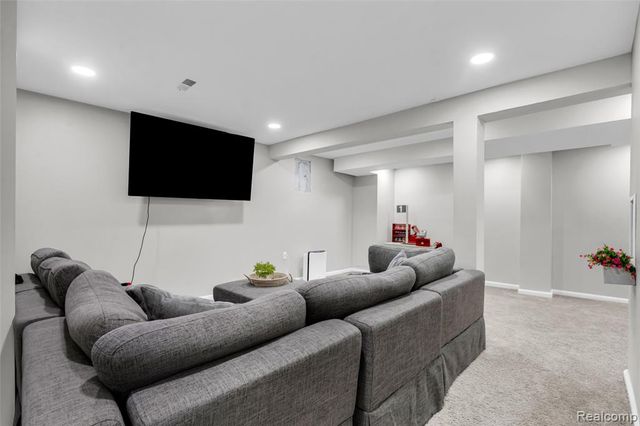 648 Lansdowne Drive, Westland, MI 48185