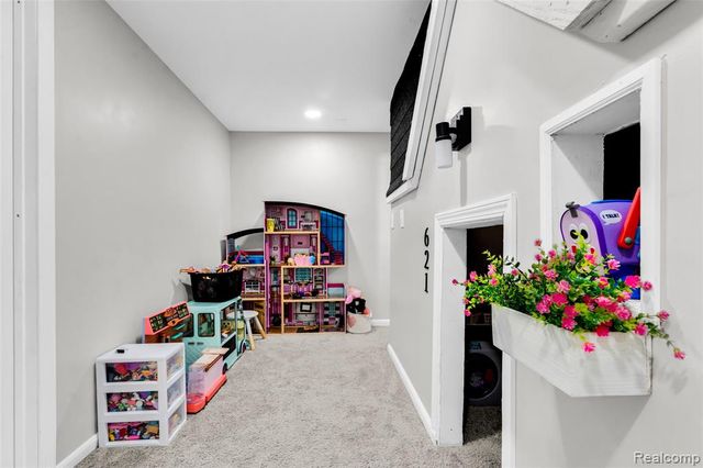 648 Lansdowne Drive, Westland, MI 48185